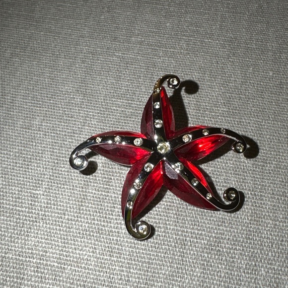 Vintage Swarovski Red Starfish Austrian Crytstal Brooch Retired 1141